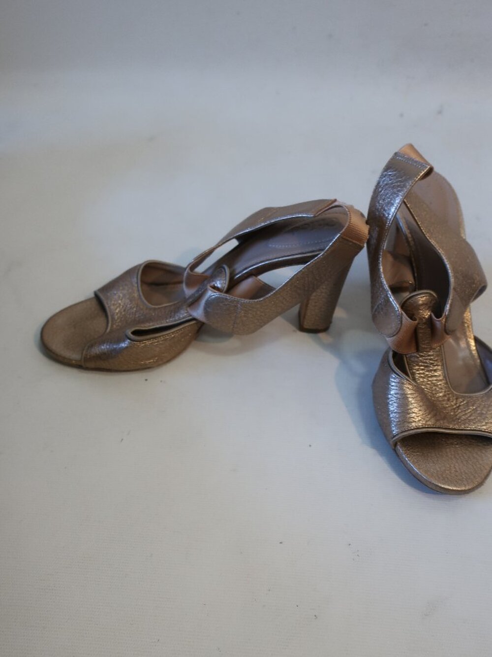 Womens Chloe Gold Metallic Leather Slingback Block Heel Sandals 38 US/7.5